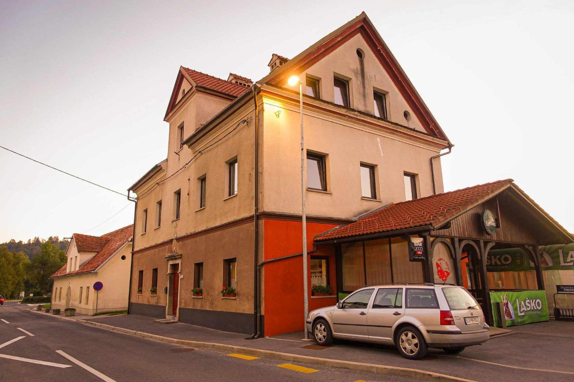 Laas Art Gallery Stari Trg pri Lozu Exterior foto